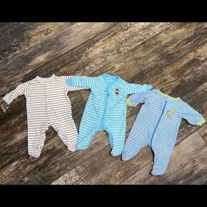 Set of 3 striped footie pajamas